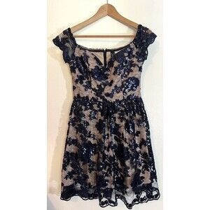 Windsor Formal Dress Navy Blue PROM Sequins Lace Floral Size 7 Nude Lining Short